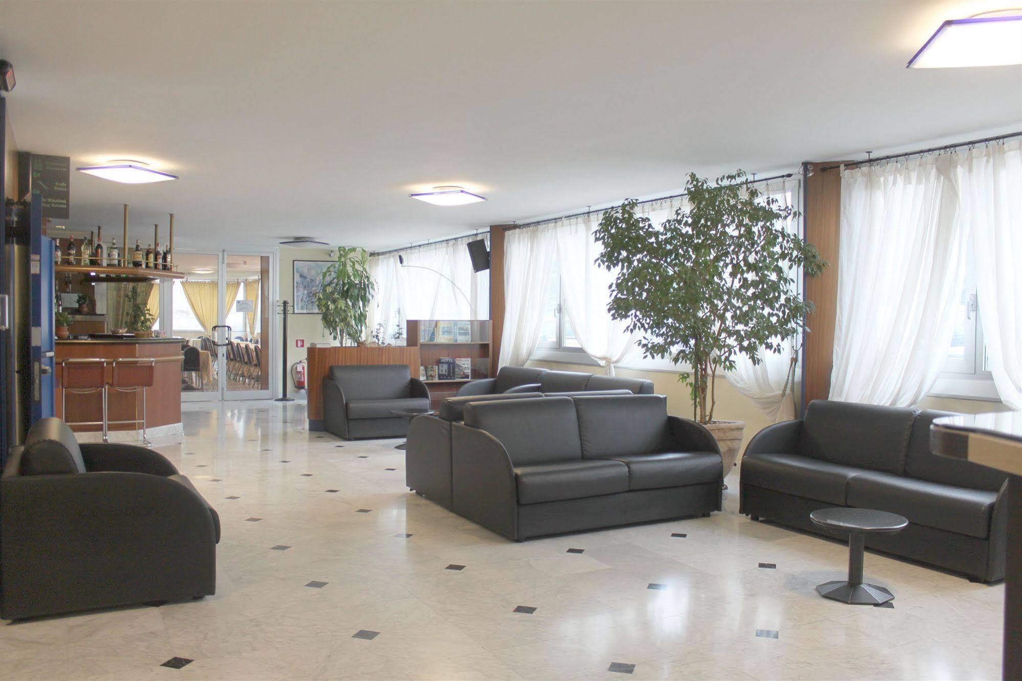Ginosi Arizona Hotel Milan Extérieur photo