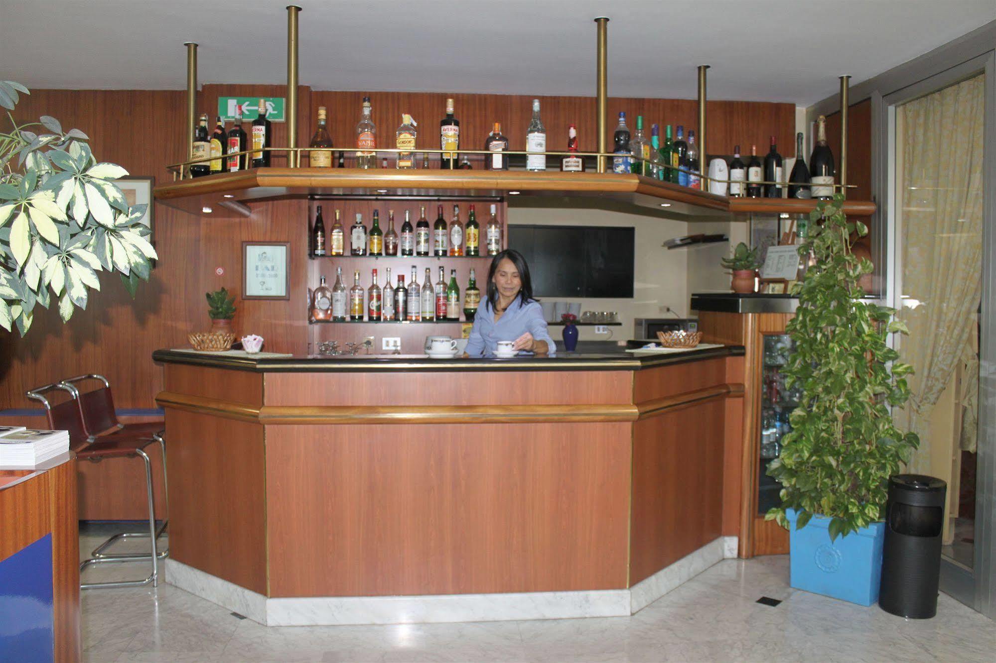 Ginosi Arizona Hotel Milan Extérieur photo