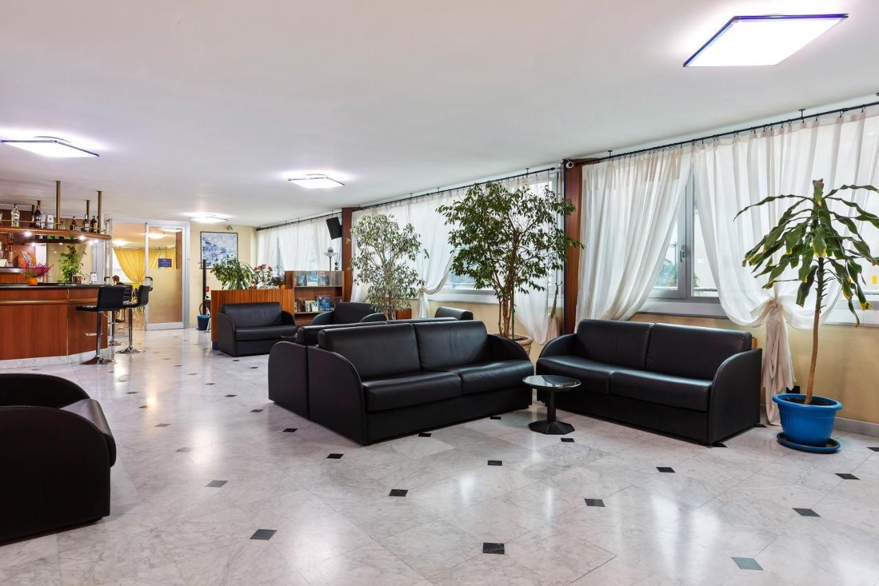 Ginosi Arizona Hotel Milan Extérieur photo
