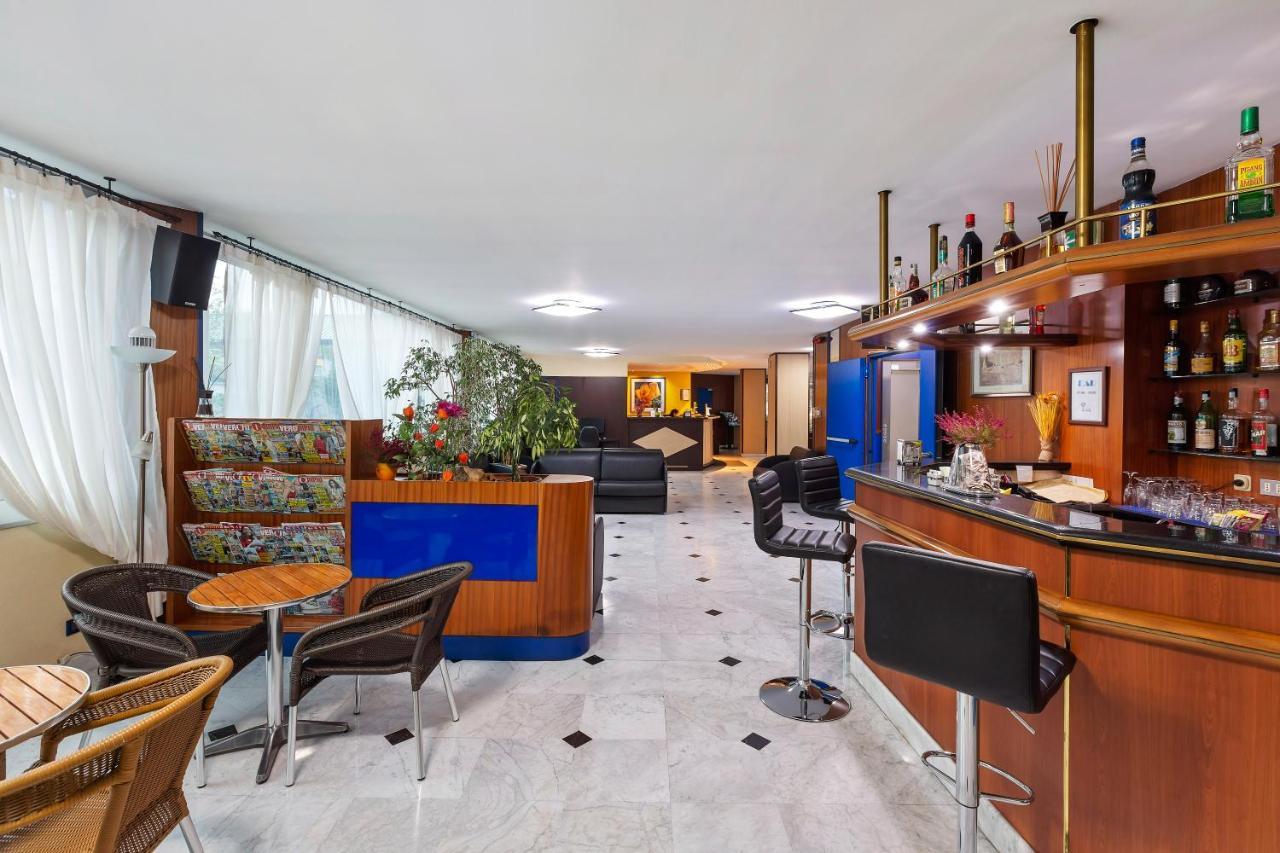 Ginosi Arizona Hotel Milan Extérieur photo