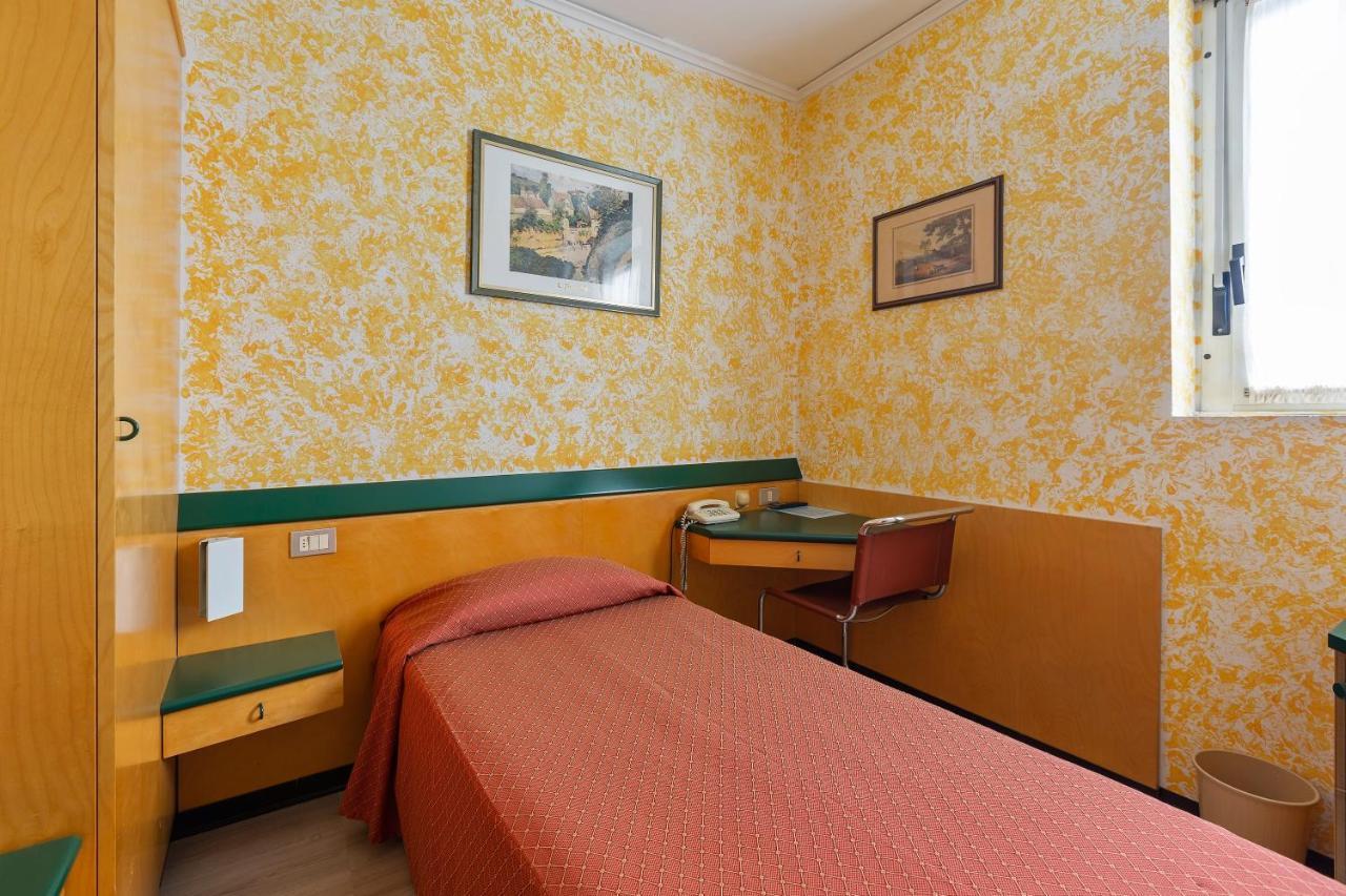 Ginosi Arizona Hotel Milan Extérieur photo